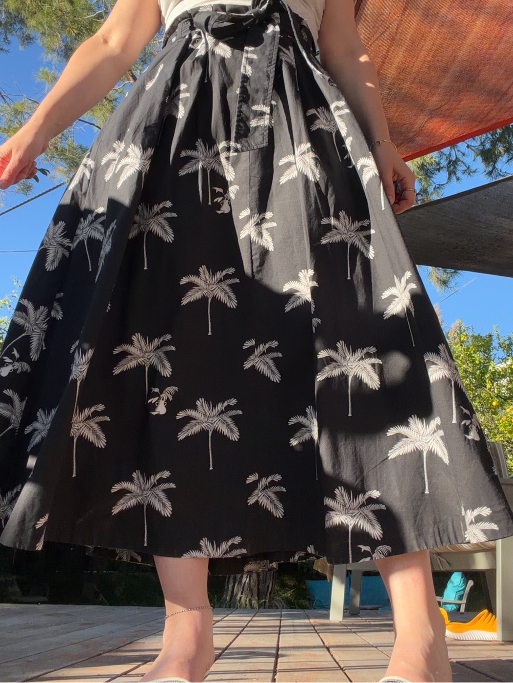 Amazing Ann Taylor Palm Tree Print Midi Skirt/ size 8/ M-L/ cotton + viscose!